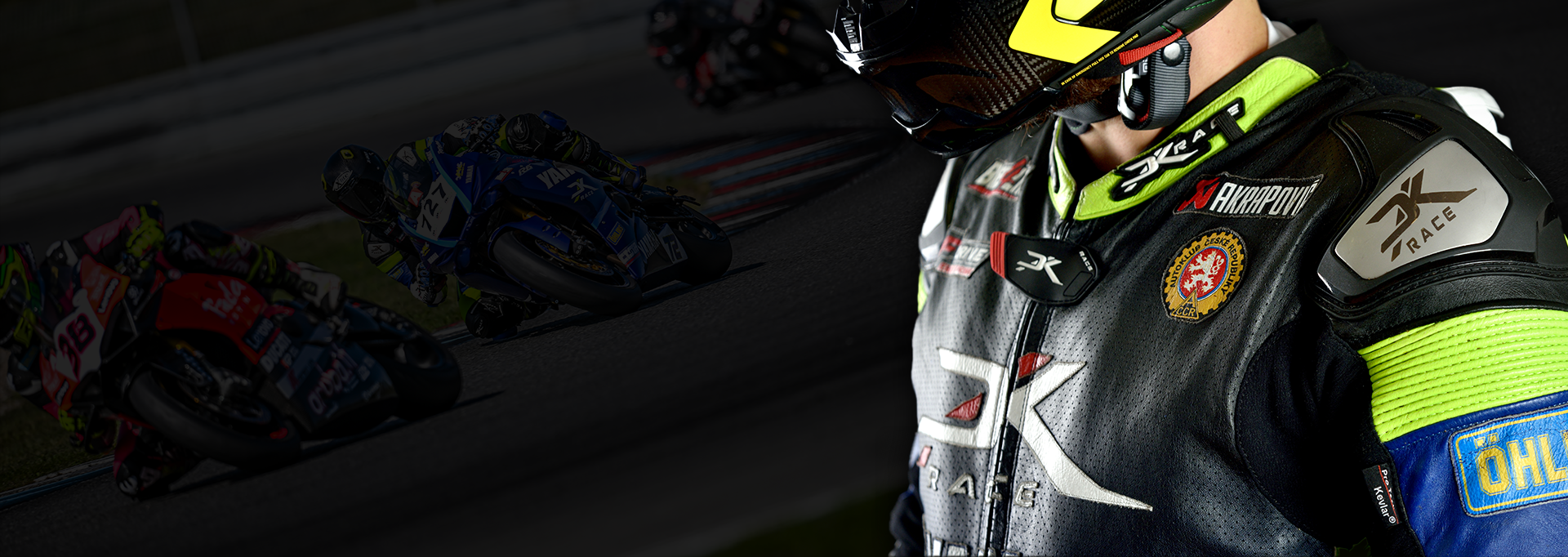 Kombinézy zrozené na okruhu.  Na míru. Bez kompromisů.